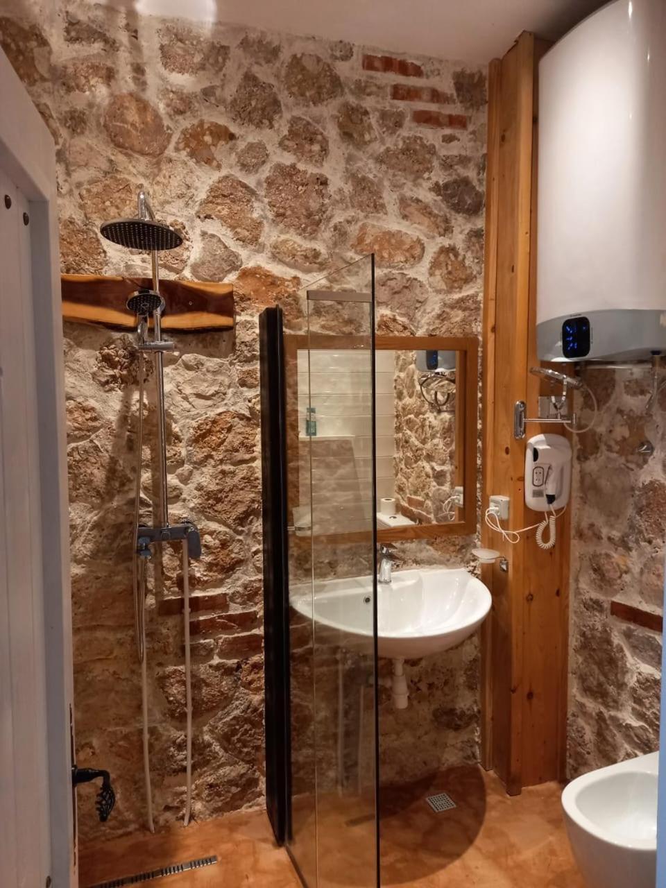 Rahoni Park & Suites Dhërmi 객실 사진